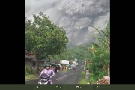 Semeru Meletus, Telkomsel Jamin Komunikasi Tetap Lancar