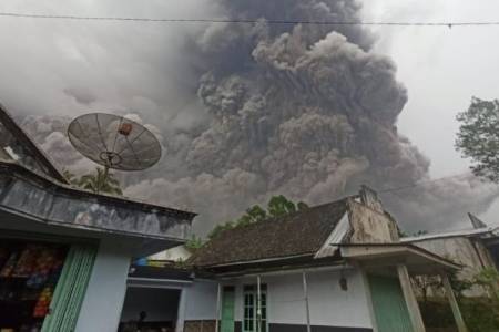 Kemenkes RI Gerak Cepat Tangani Korban Erupsi  Gunung Semeru 