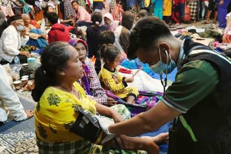 Simak Cara Penanganan untuk Anak dan Korban Terdampak Erupsi Gunung Semeru