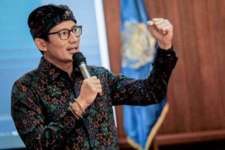 Menparekraf Sandiaga Uno Minta Kegiatan dibatasi hingga 75 Persen Saat Libur Nataru