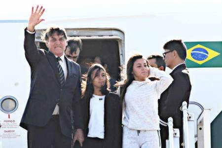 Presiden Brasil Tak Mau Anaknya Divaksinasi