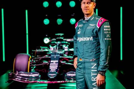 Tak Ingin Bersaing, Sebastian Vettel Berniat Bantu Mick Schumacher