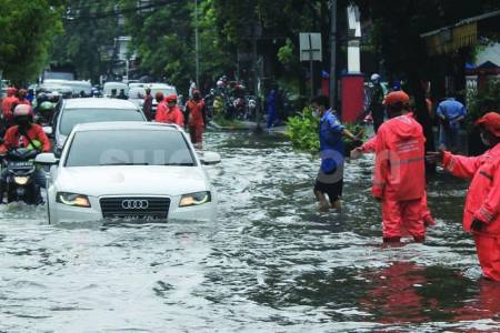 Jakarta Berpotensi Diguyur Hujan Sepanjang Hari, BMKG: Waspada Banjir!