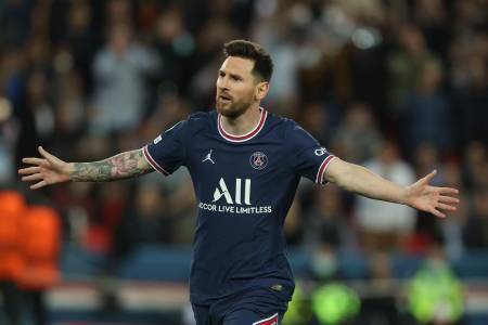 Pamer 300 Juta Followers di Instagram, Lionel Messi Diserang Fans Cristiano Ronaldo