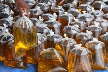 Pemerintah Turunkan Lagi Harga Minyak Goreng Jadi Rp 11.500/Liter
