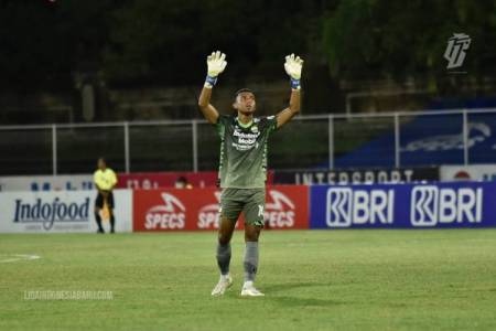 Teja Paku Alam Tuai Pujian Pelatih kiper Persib usai Main Apik Lawan Persikabo