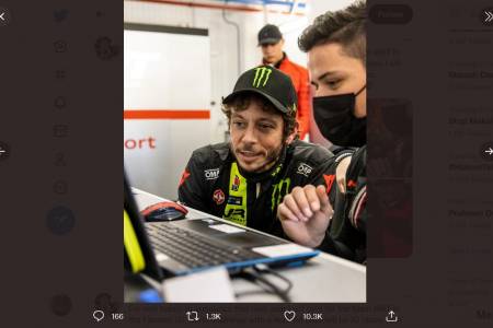 Jelang Tes MotoGP Mandalika, Warganet Indonesia Serbu Instagram Valentino Rossi 