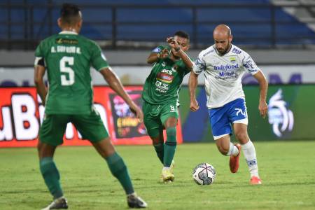 Pelatih Persib Puji Penampilan Anak Asuhnya yang Menang Lawan PSS Sleman