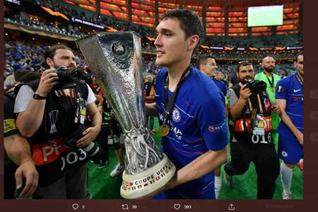 Barcelona Incar Bek Tengah Chelsea, Gratis