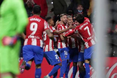 Atletico Madrid Hajar Cadiz 2-1