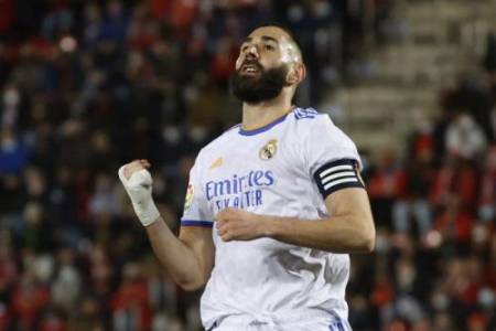 Top Skor Liga Champions 2021-2022: Benzema Kini Beda 1 Gol dengan  Robert Lewandowski 