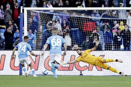 Liga Italia : Napoli Ditahan Imbang AS Roma 1-1 