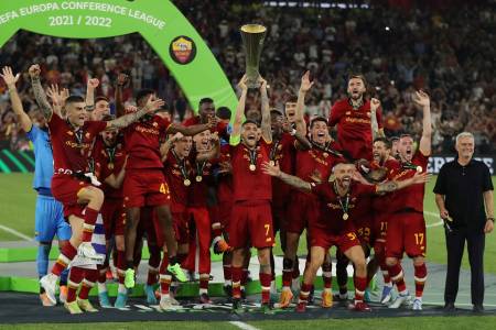 Hajar Feyenord 1-0, AS Roma Juara Liga Konferensi Eropa 2021-2022