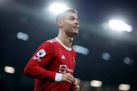 Erik Ten Hag Persilahkan CR7 Tinggalkan Manchester United