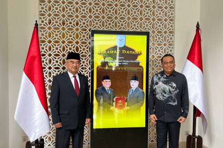 Komjen Pol (Purn) Dr. H. Syafruddin Terima Kunjungan  Presiden DMDI Tan Sri Mohammad Ali Rustam