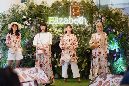 Jelang Perayaan 60 Tahun, Elizabeth Hadirkan Koleksi Terbaru Bertema âBloom In Septemberâ