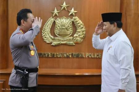 Prabowo Subianto Sambangi Kapolri Listyo Sigit Prabowo