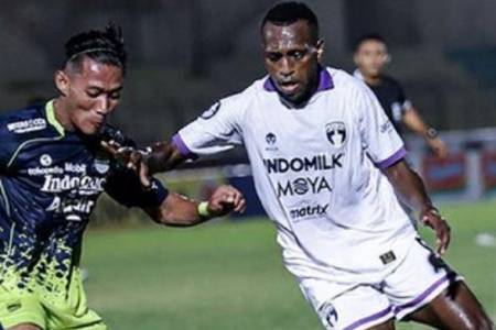 Liga 1 2022/2023: Persib Bandung Menang Tipis 1-0 atas Persita Tangerang