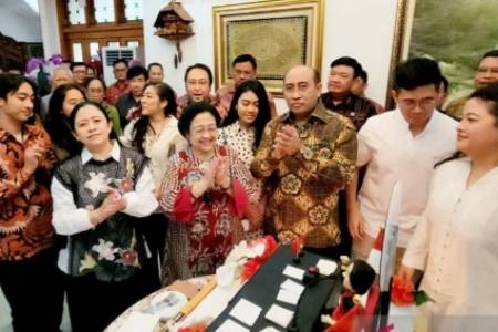 Ketum PDIP Megawati Soekarnoputri Rayakan Ultah ke 76
