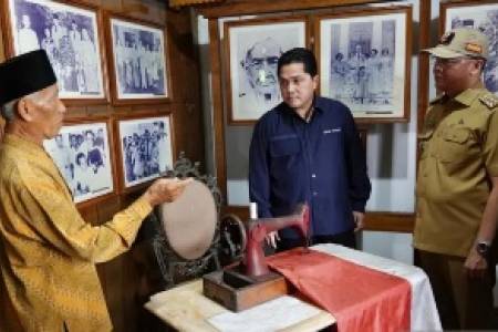 Menteri BUMN Erick Thohir Kunjungi RUmah Pengasingan Bung Karno di Bengkulu