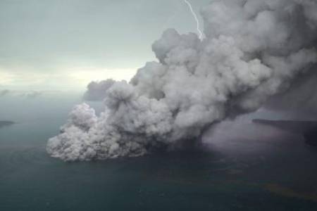 PVMBG: Gunung Anak Krakatau Kembali Erupsi!