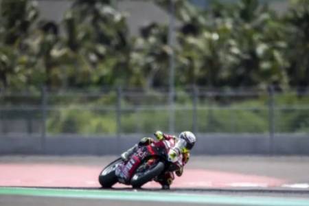 Pebalap  Alvaro Bautista Klaim Kemenangan ke-400 untuk Ducati 