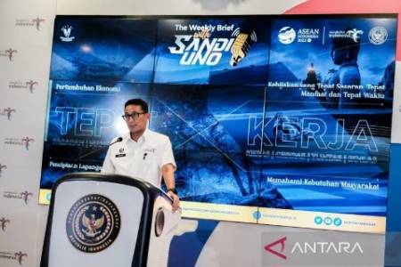 Menparekraf Sandiaga Uno Apresiasi Event Saber Monarch Art-omotive Fest 2023”