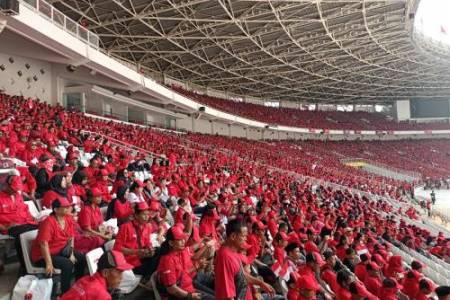 Peringatan Bulan Bung Karno: Ribuan Kader dan Simpatisan PDIP  Padati GBK Senayan