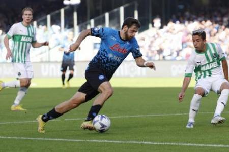 Khvicha Kvaratskhelia  Gagal Merapat ke Inter Milan