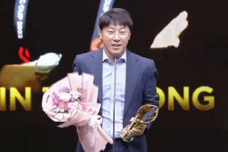 Pelatih Timnas Indonesia Shin Tae-yong Raih Indonesia Awards 2023