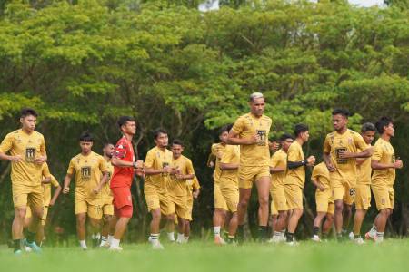 Adaptasi terhadap Perubahan Jadwal, Malut United Memburu Kemenangan di Serang