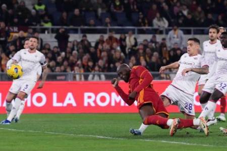 AS Roma Diimbangi Fiorentina 1-1 di Liga Italia 2023/2024