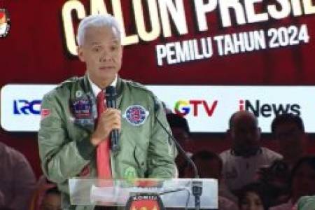 Ganjar: Tumpang Tindih Regulasi yang tak Ada Hentinya Harus Bisa Diselesaikan di Meja Presiden