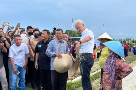 Pupuk Langka, Ganjar: KTP Sakti Jamin Distribusi Pupuk Subsidi Tepat Sasaran