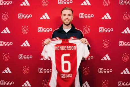 Jordan Henderson Resmi Berseragam Ajax Amsterdam