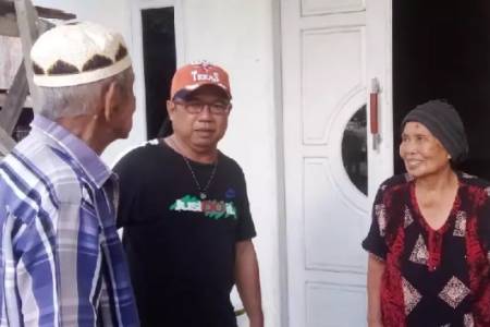 Bebas Manggazali Kunjungi Keluarga Lansia, Harmawati:  Ia Sosok Pejabat Ramah dan Suka Bantu Sesama Masyarakat
