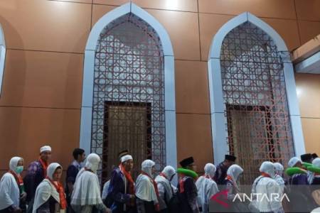 Info Haji 2024: Jamaah Haji Asal Bojonegoro Tiba di Tanah Air