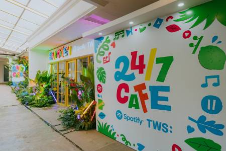 Spotify & TWS Buka ‘24/7 Cafe’ di Jakarta untuk Merayakan Mini Album Terbaru ‘SUMMER BEAT!’