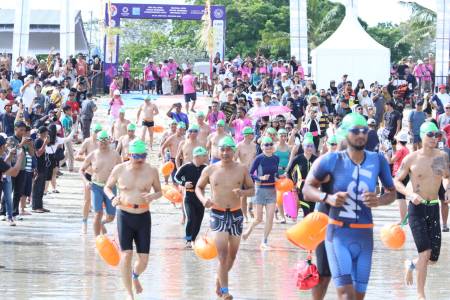 Ratusan Peserta Ikuti Festival Open Water Swimming Indonesia 2024