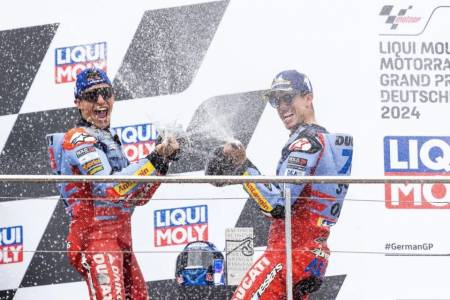 MotoGP 2024: Kakak Beradik Marc dan Alex Marquez Naik Podium