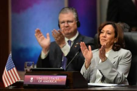 Kamala Harris Resmi Menangi Pencalonan Presiden AS dari Partai Demokrat