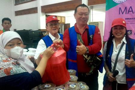 Terus Menyala! 4000 Box "PSMTI Makmur Rp. 2000" di Dinas Lingkungan Hidup Pemprov DKI Jakarta Diserbu Warga