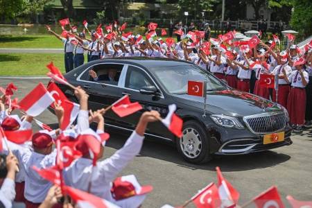 Presiden Turki Recep  Erdogan Akui  Terharu pada Sambutan Hangat Warga Indonesia 