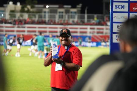 Imran Nahumarury Raih Penghargaan Pelatih Terbaik Liga 1 April 2025