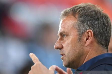 Pelatih Hansi Flick Perpanjang kontrak di Barcelona hingga 2027