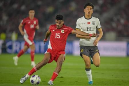 Bermain Fantastis lawan China, Ricky Kambuaya Disanjung Kluivert!
