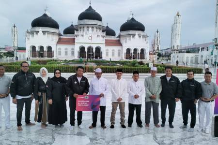 MRB Terima Wakaf 100 Al-Qur'an dan Modem Internet dari XL Smart 