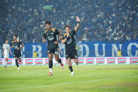 Piala Presiden 2025: Egy M.V Bawa Dewa United Tahan Imbang Persib Bandung 1-1