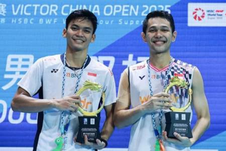 Fajar/Fikri Sabet  Gelar China Open 2025 untuk Lie Sumirat