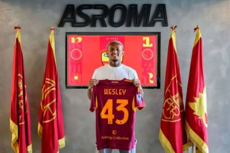 AS Roma Resmi Datangkan Bek Sayap Wesley Franca dari Flamengo